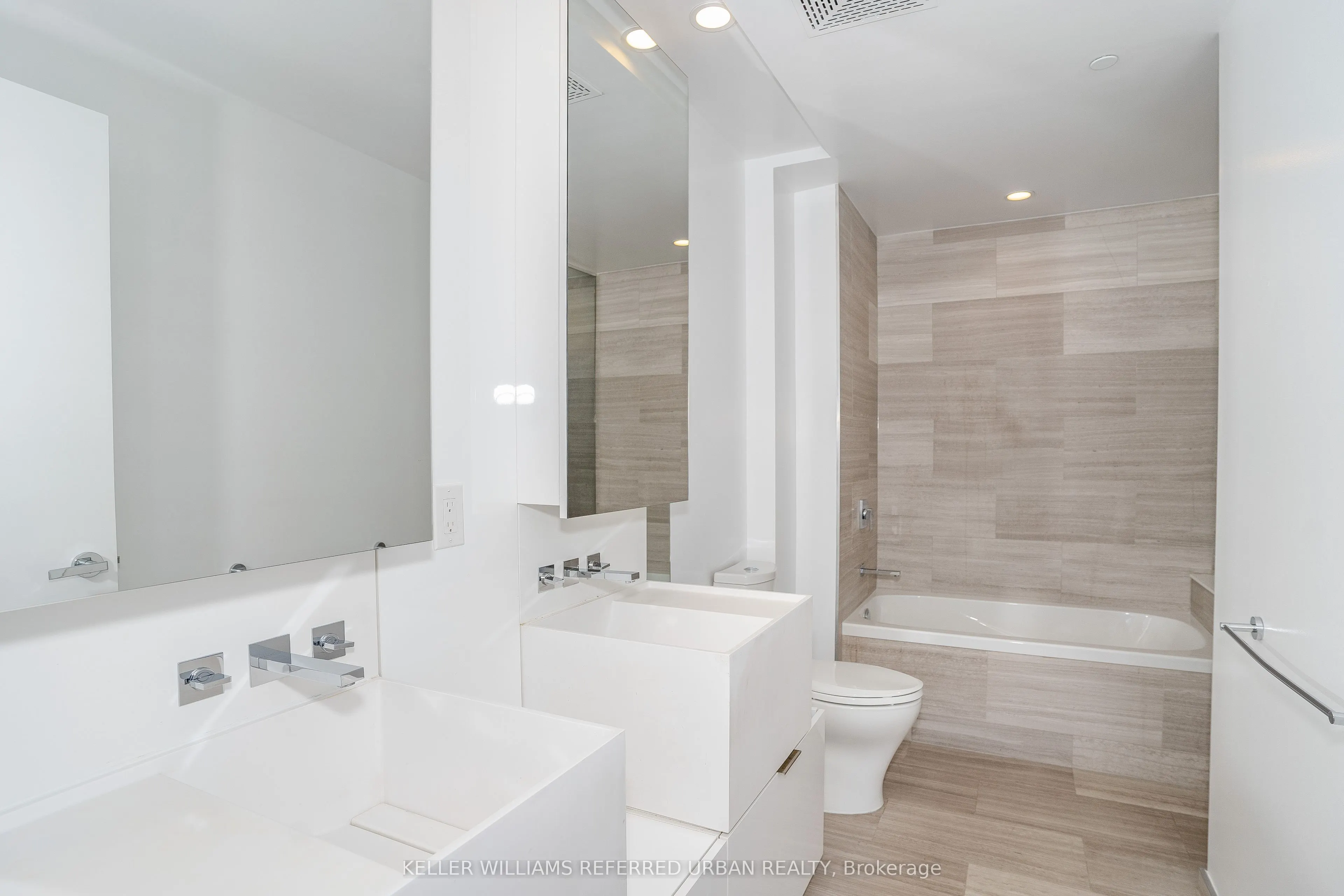 1 Bloor Street E, #7001