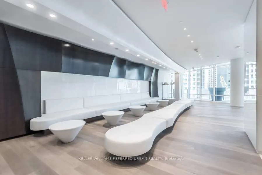 1 Bloor Street E, #7001