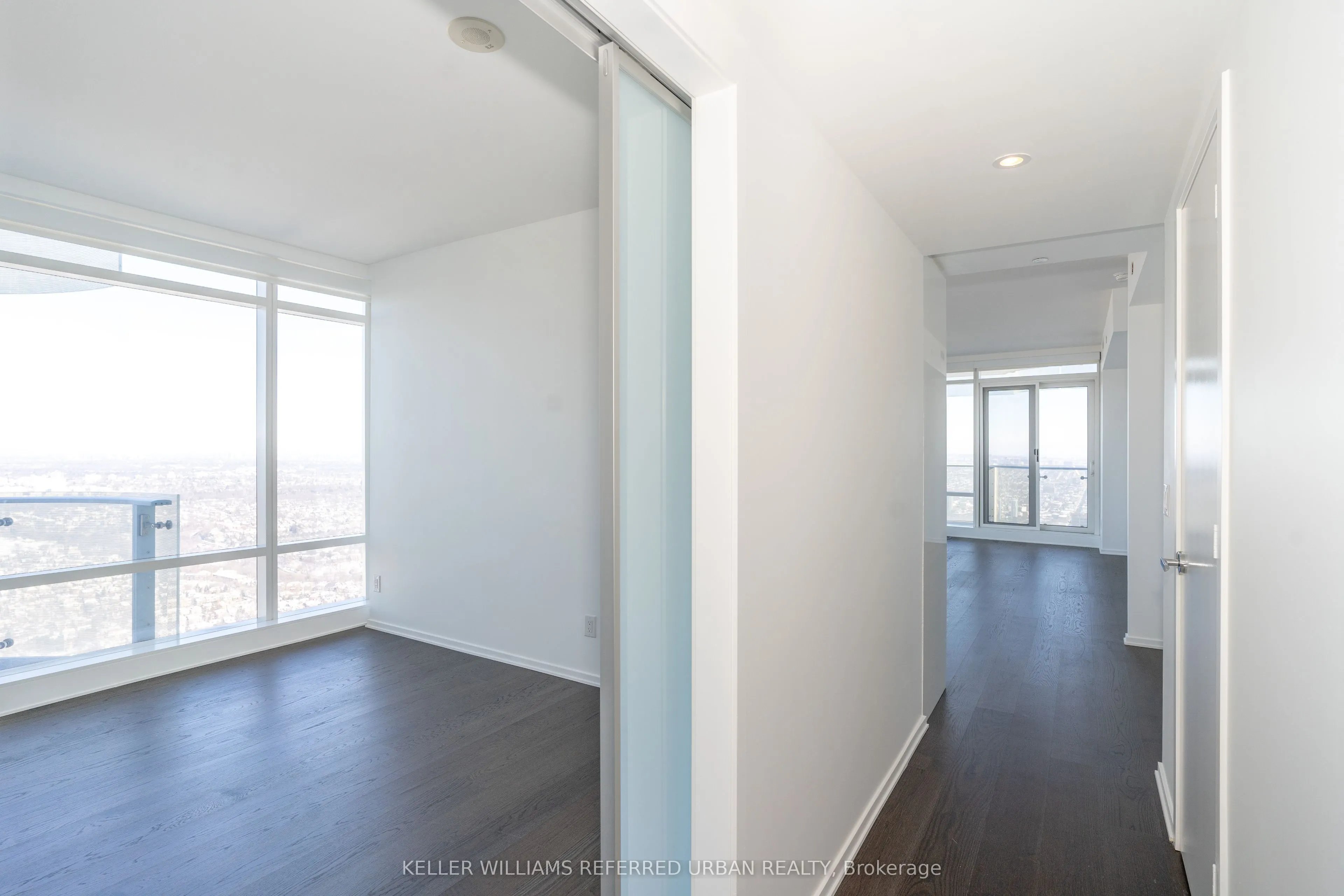 1 Bloor Street E, #7001