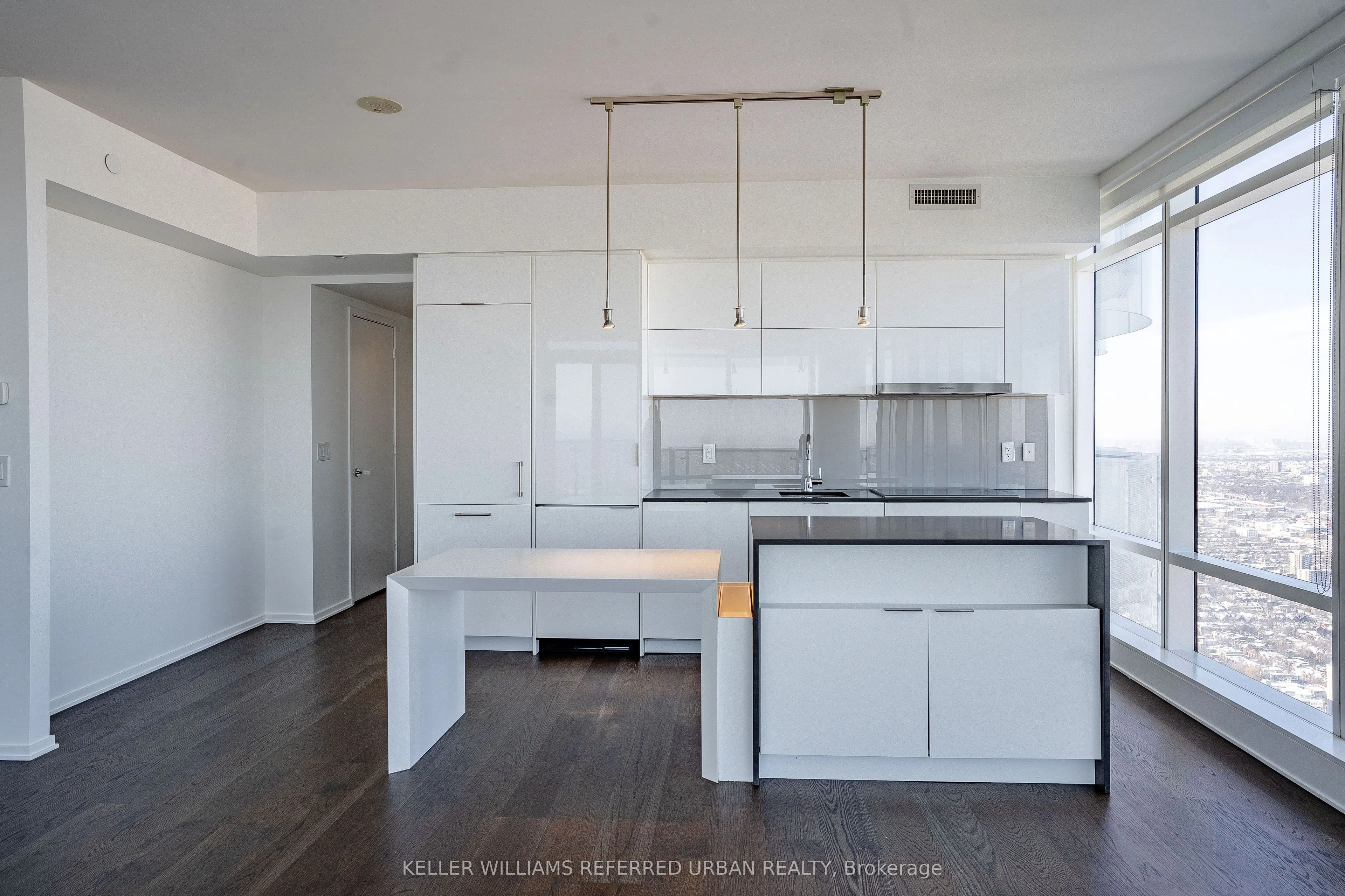 1 Bloor Street E, #7001