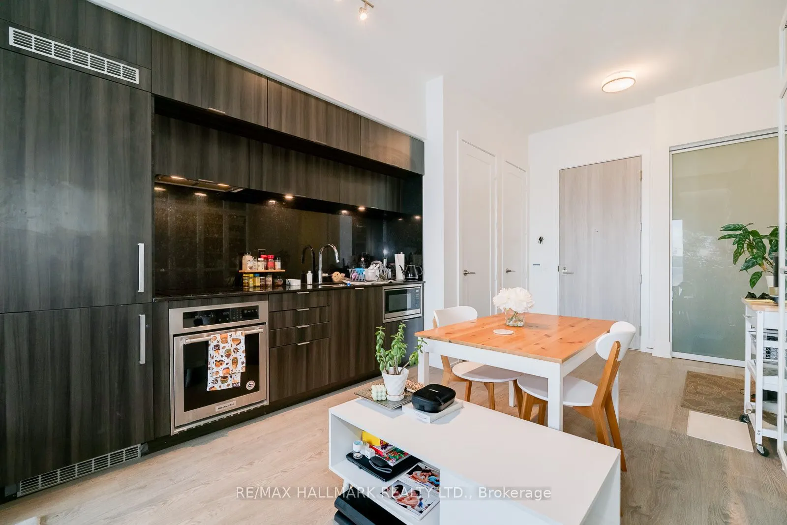 80 Vanauley Street, #420