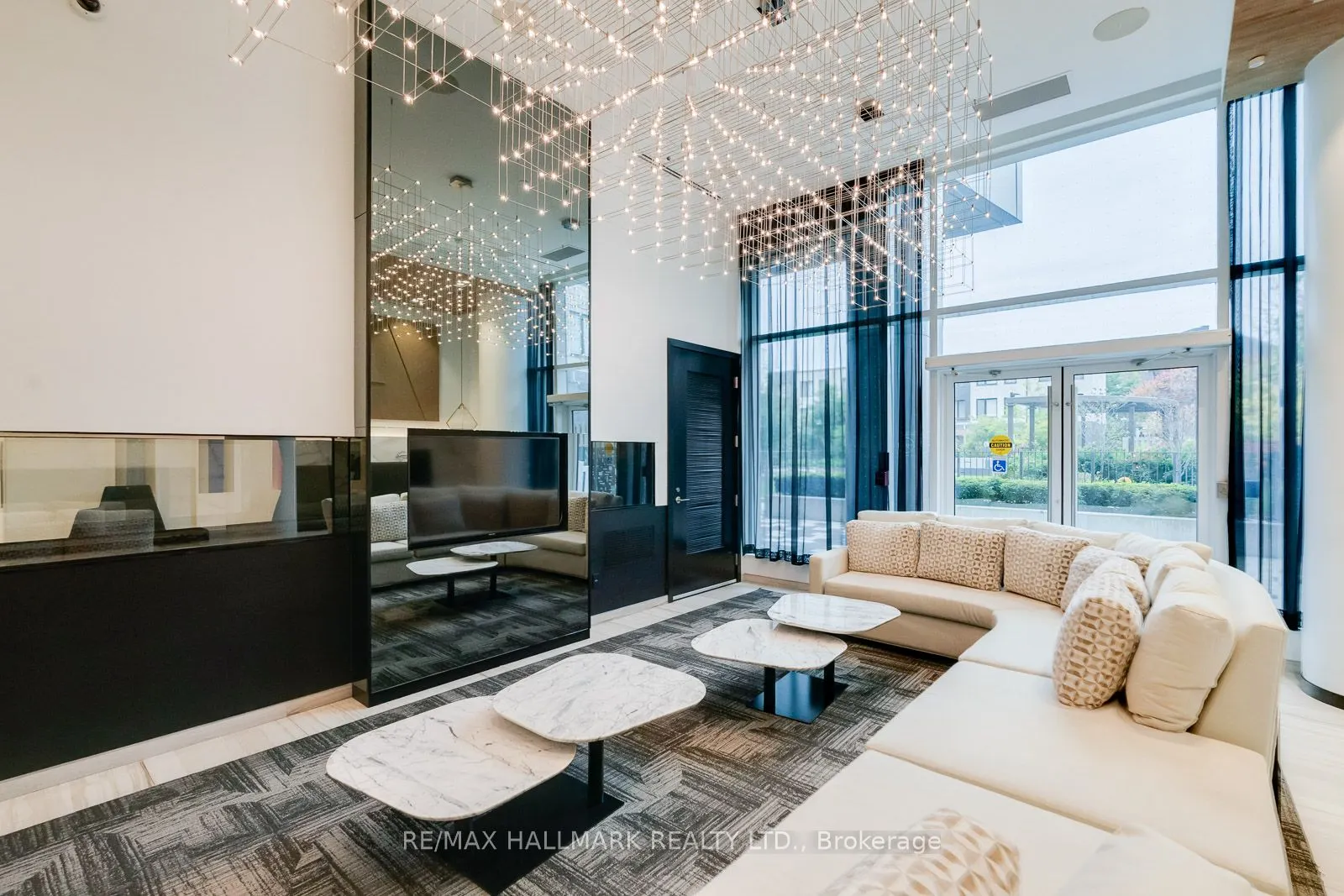 80 Vanauley Street, #420