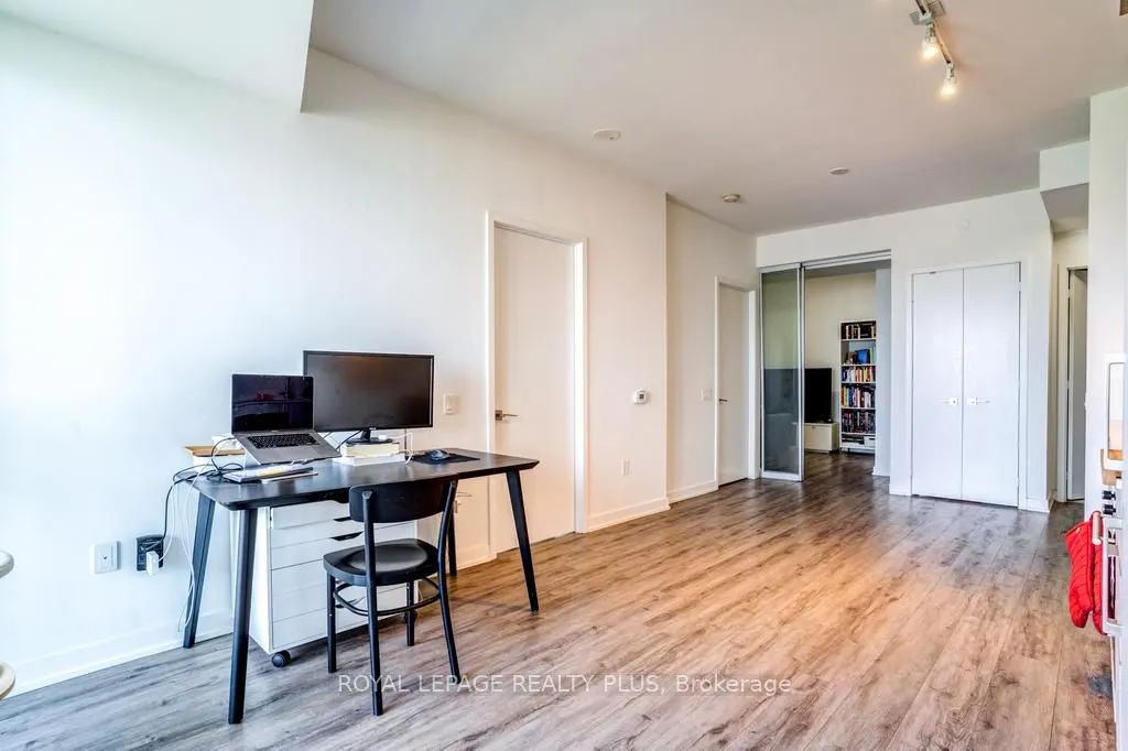 50 Ordnance Street, #1407
