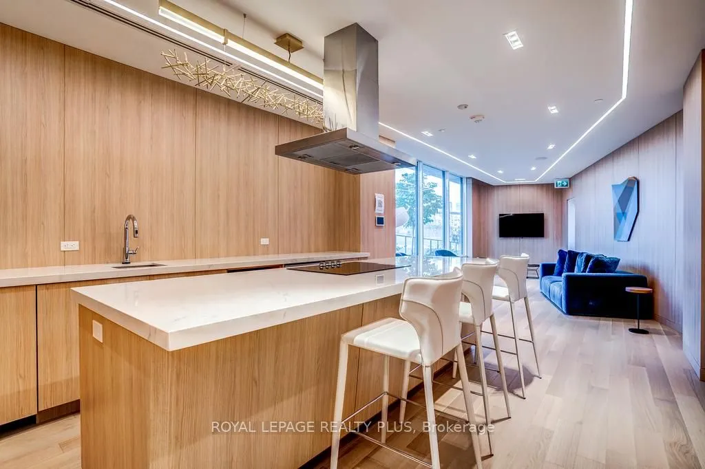 50 Ordnance Street, #1407