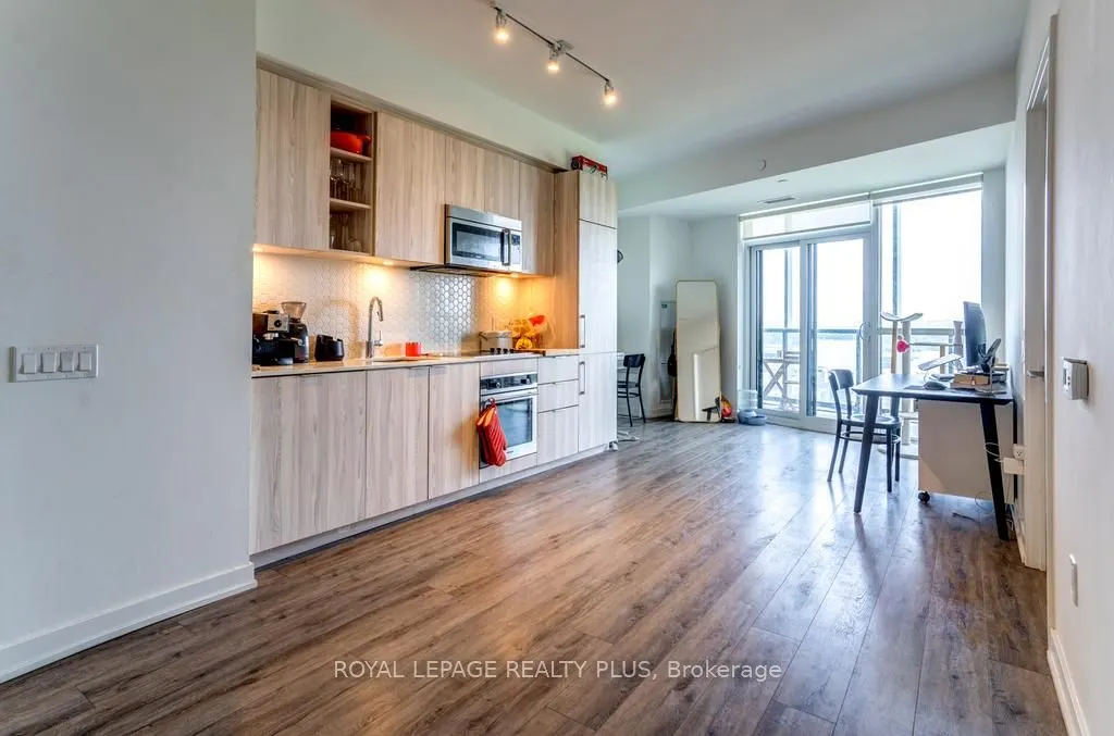 50 Ordnance Street, #1407