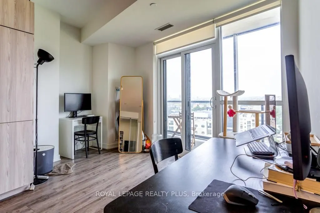 50 Ordnance Street, #1407