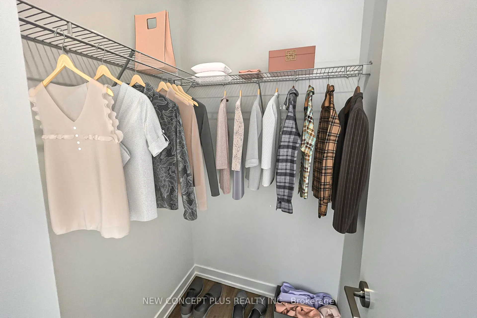 39 Roehampton Avenue, #404