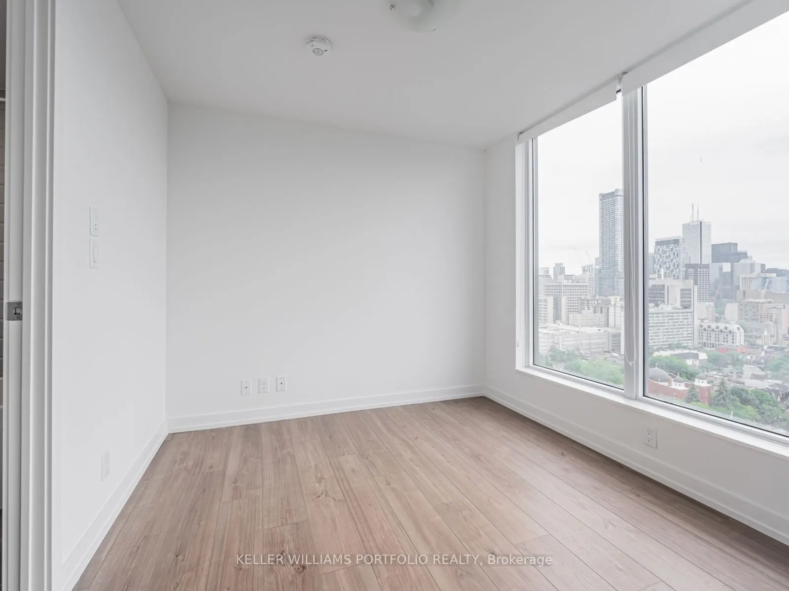 203 College Street, #1702