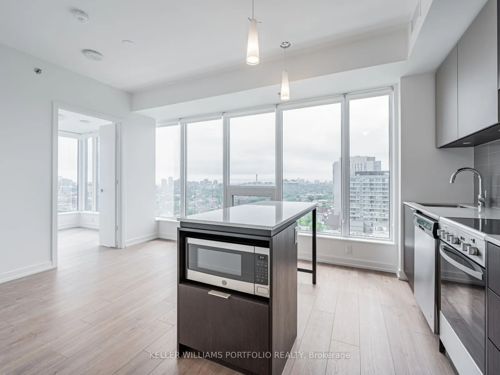 203 College Street, #1702