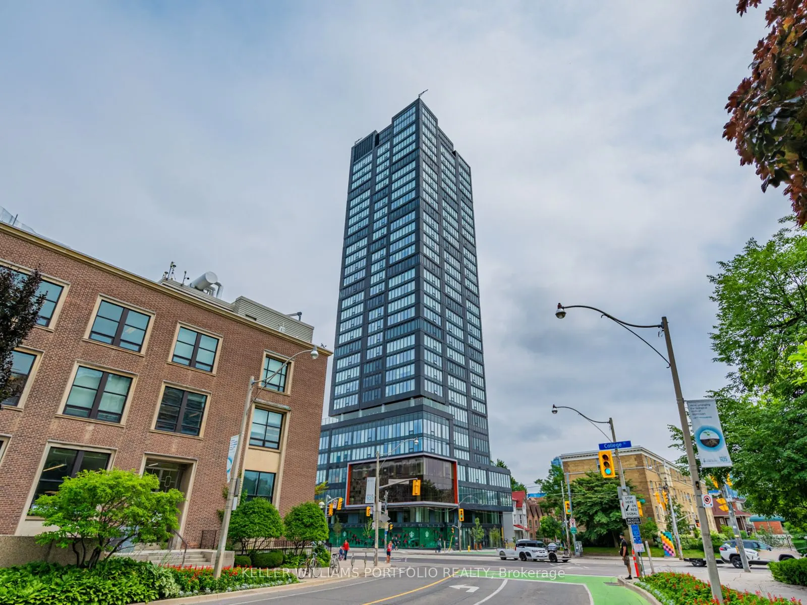 203 College Street, #1702