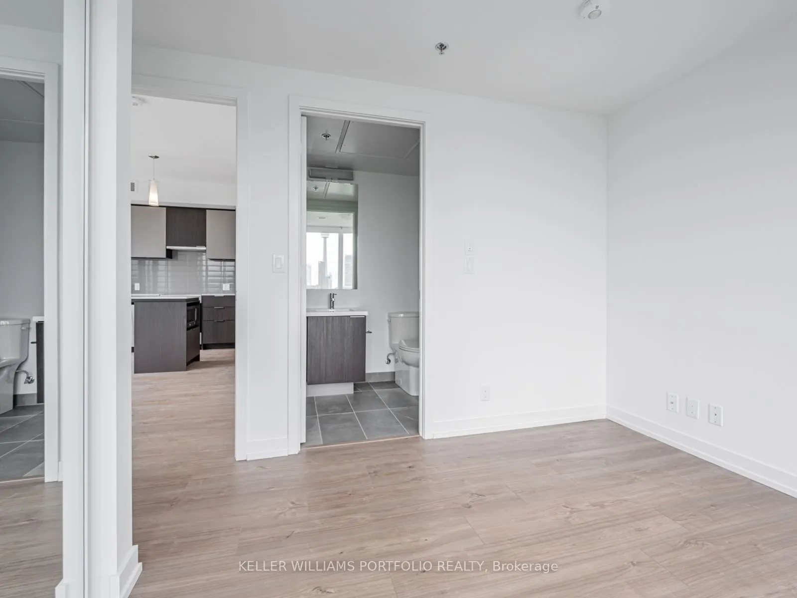 203 College Street, #1702