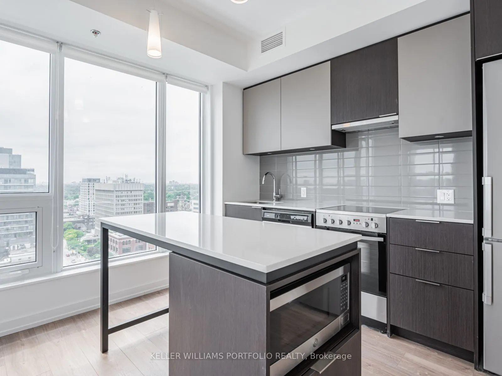 203 College Street, #1702