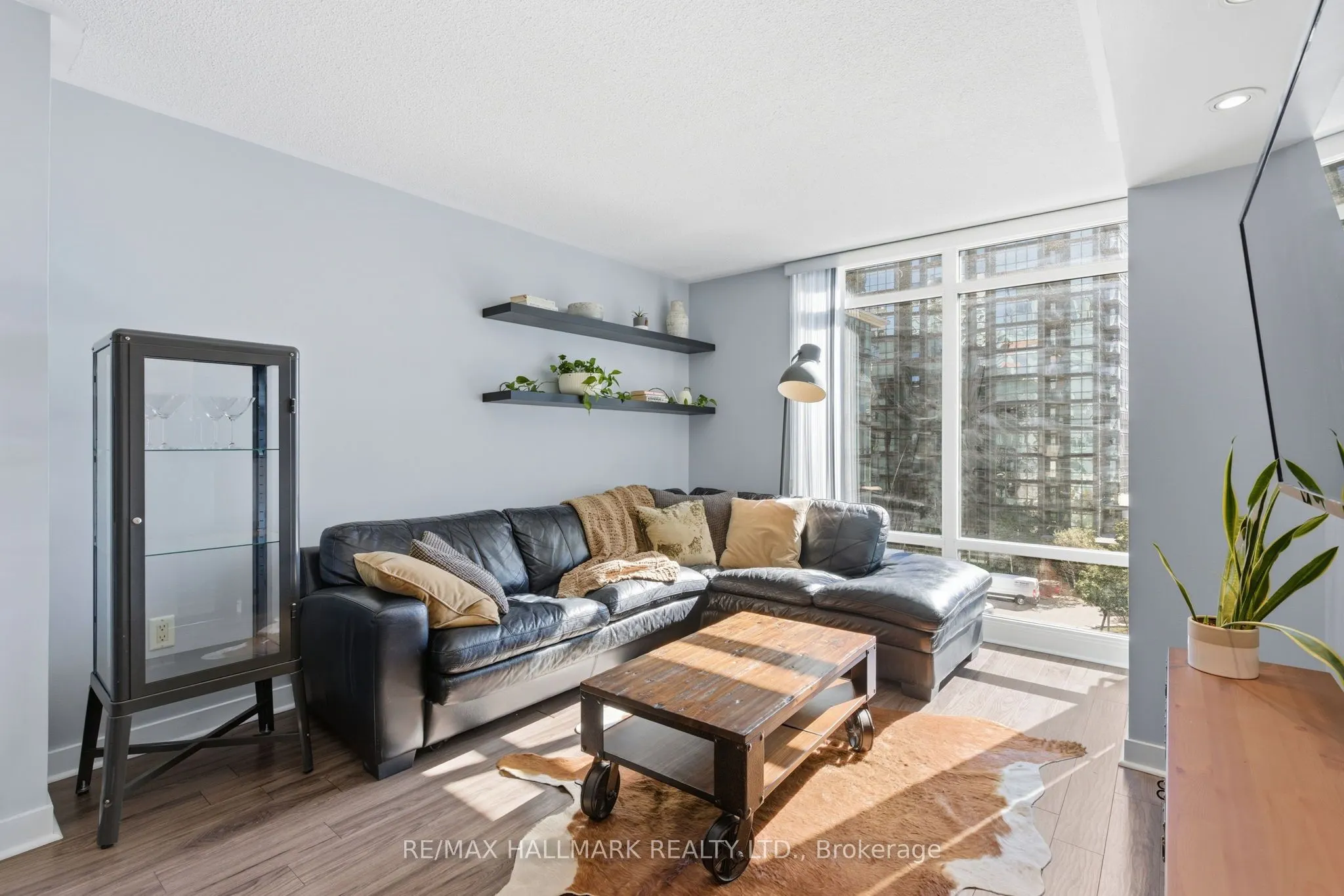 15 Brunel Court, #18