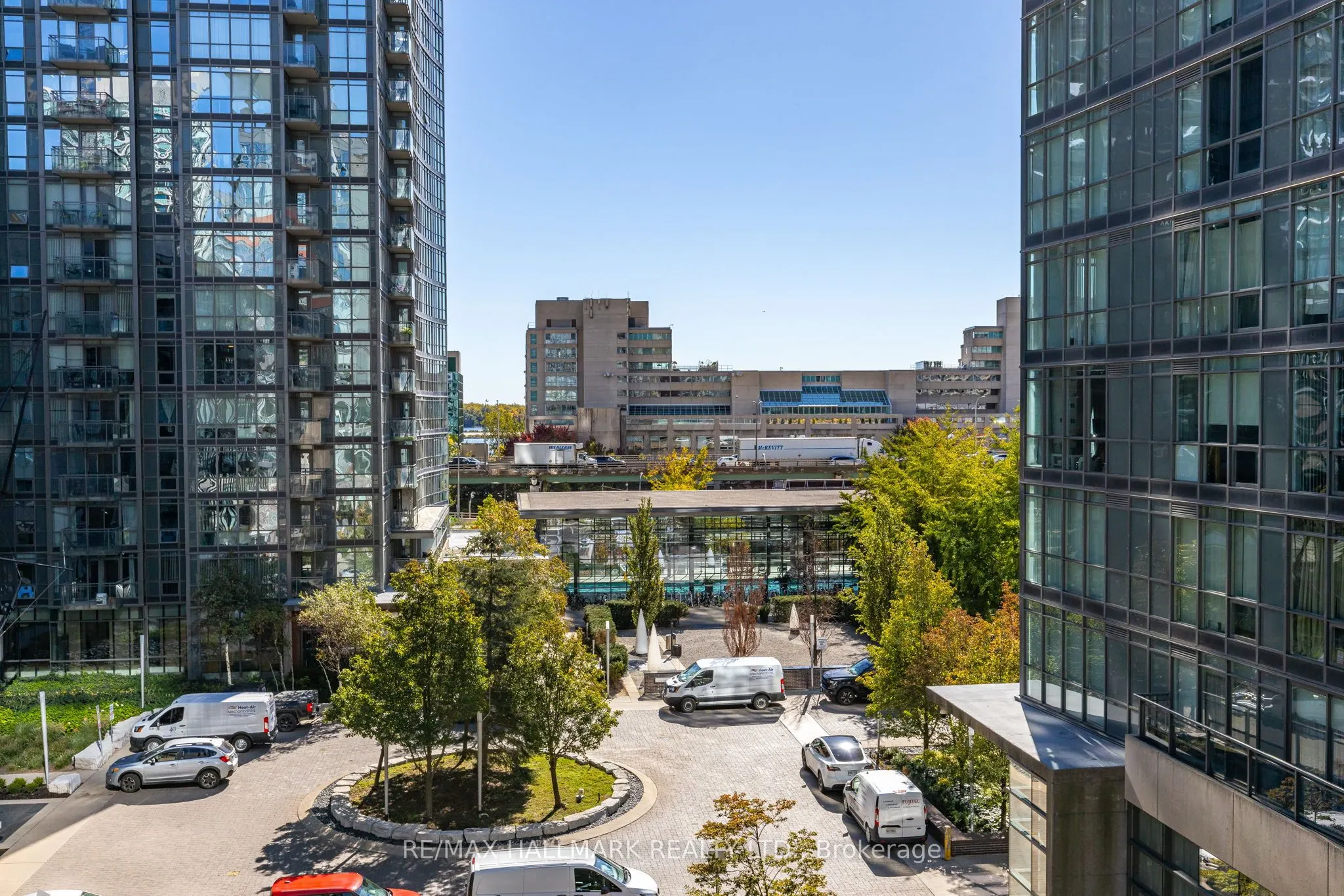 15 Brunel Court, #18