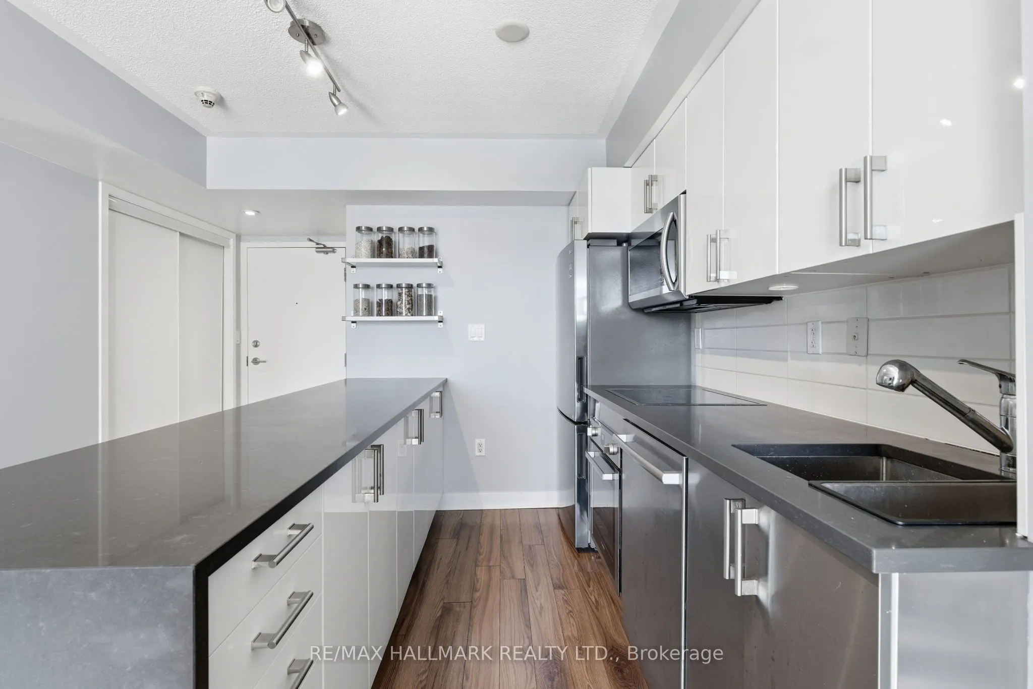 15 Brunel Court, #18