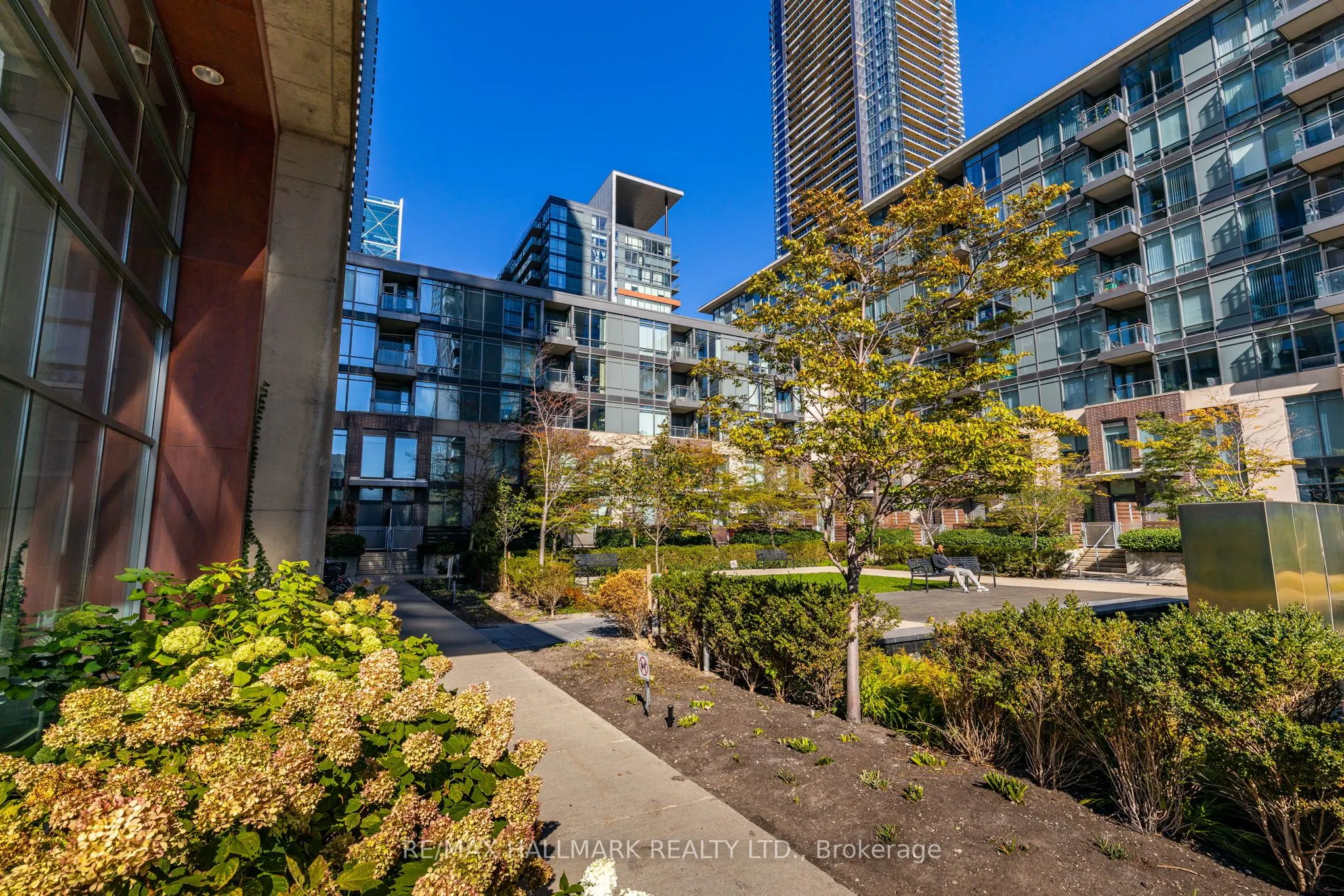 15 Brunel Court, #18