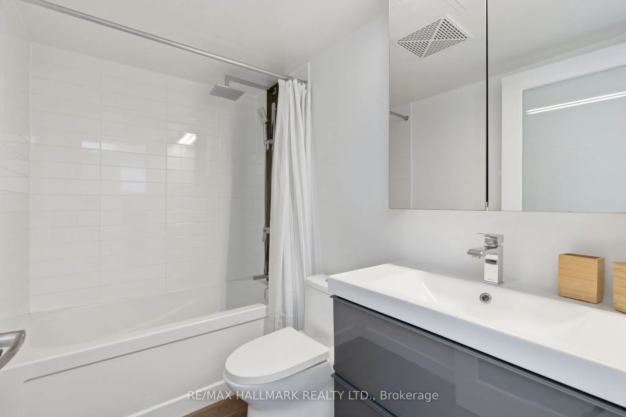 15 Brunel Court, #18