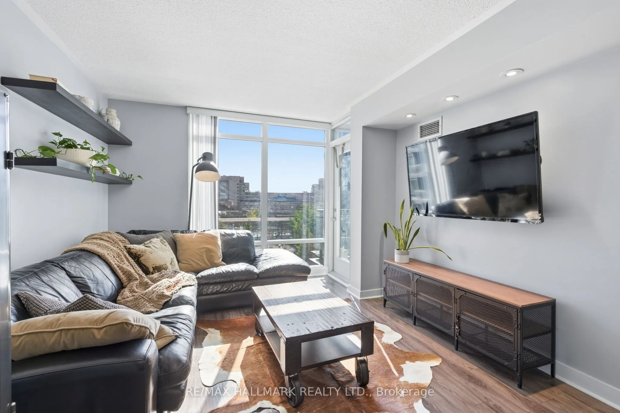 15 Brunel Court, #18