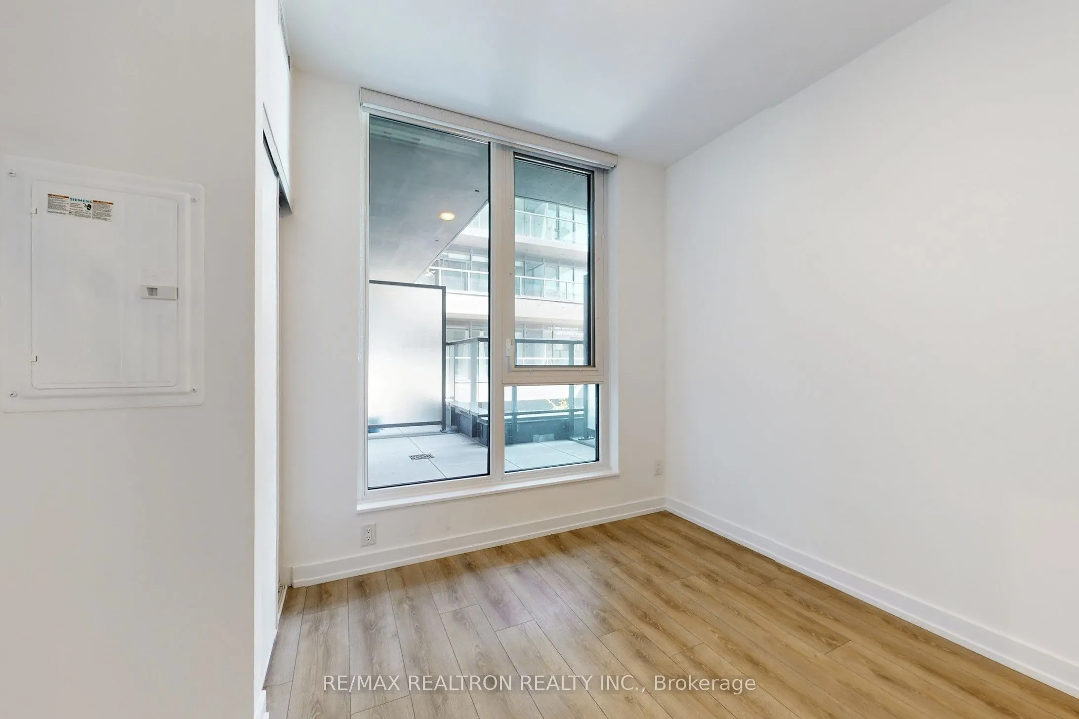 500 Dupont Street, #301