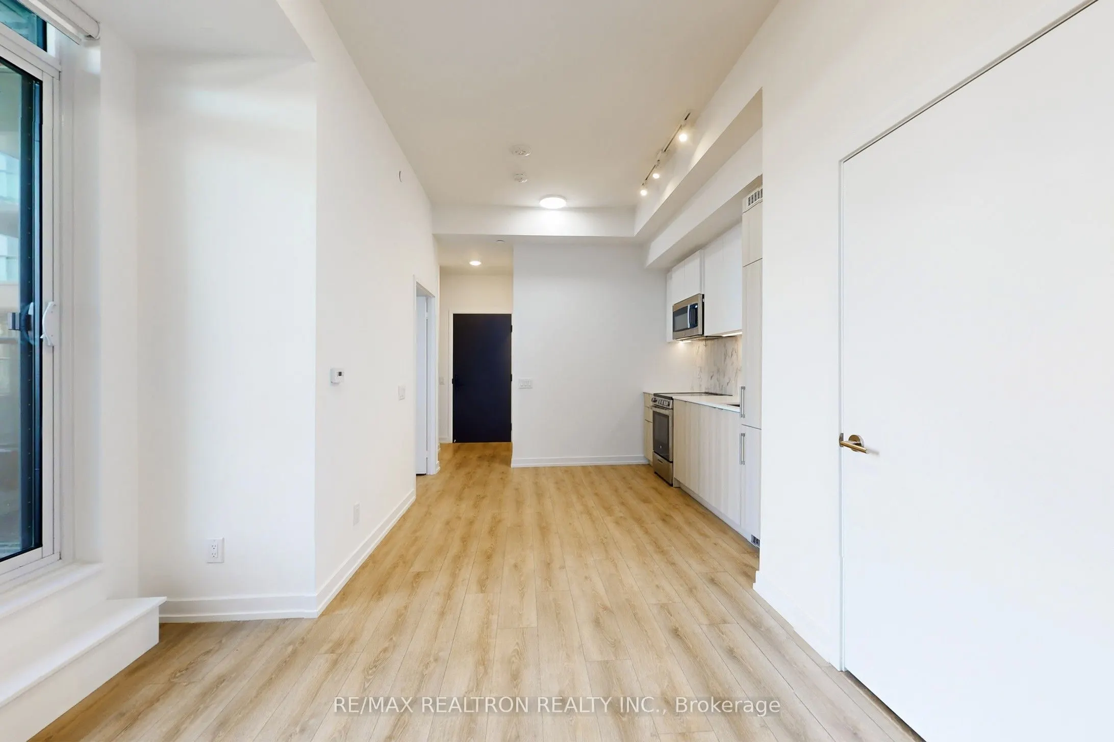 500 Dupont Street, #301
