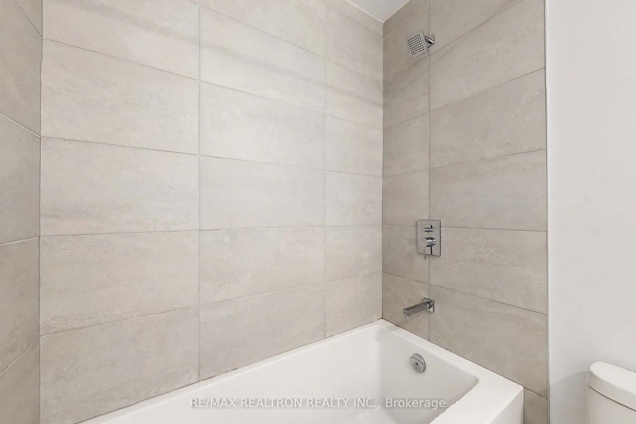 500 Dupont Street, #301