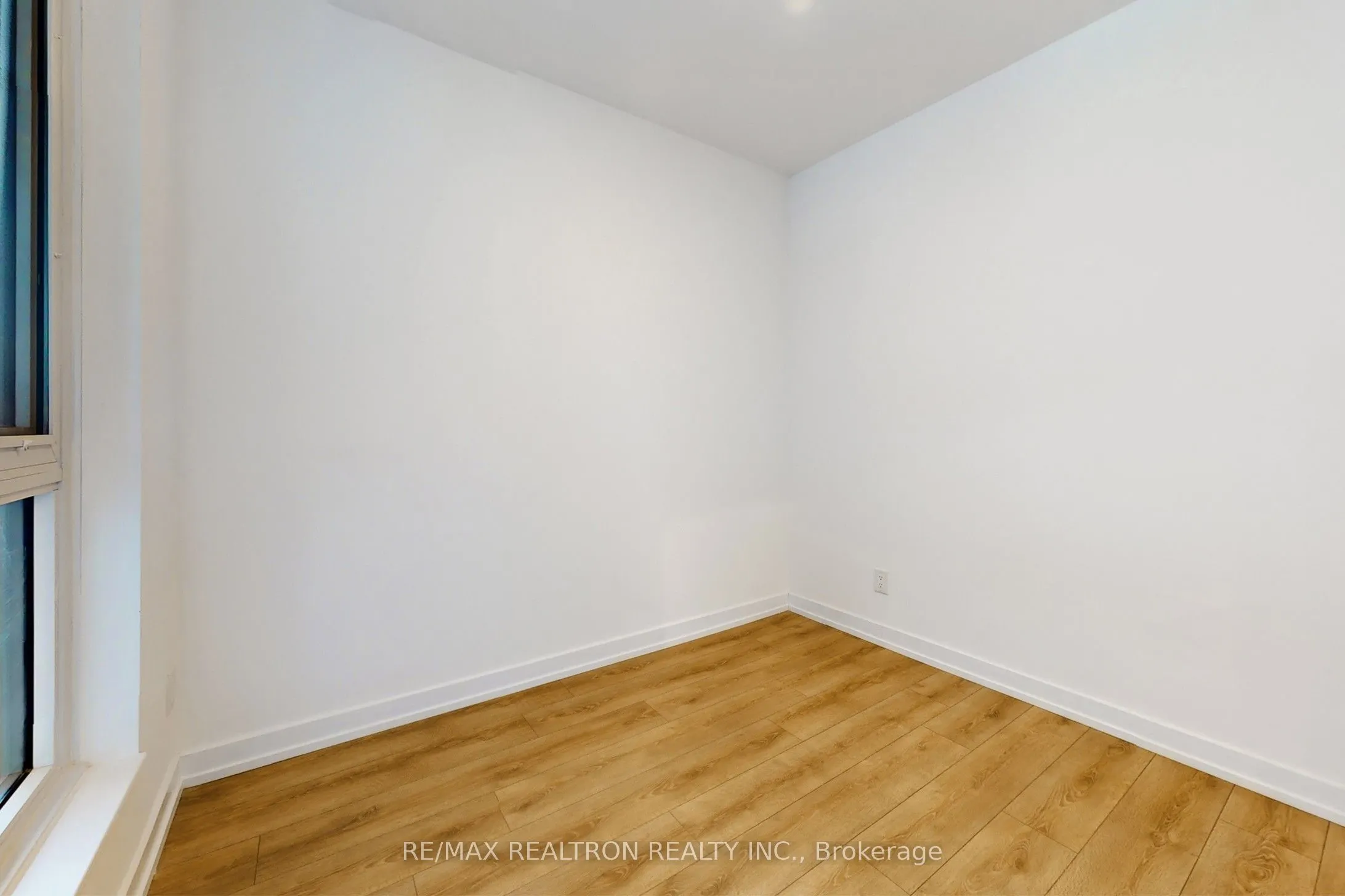 500 Dupont Street, #301