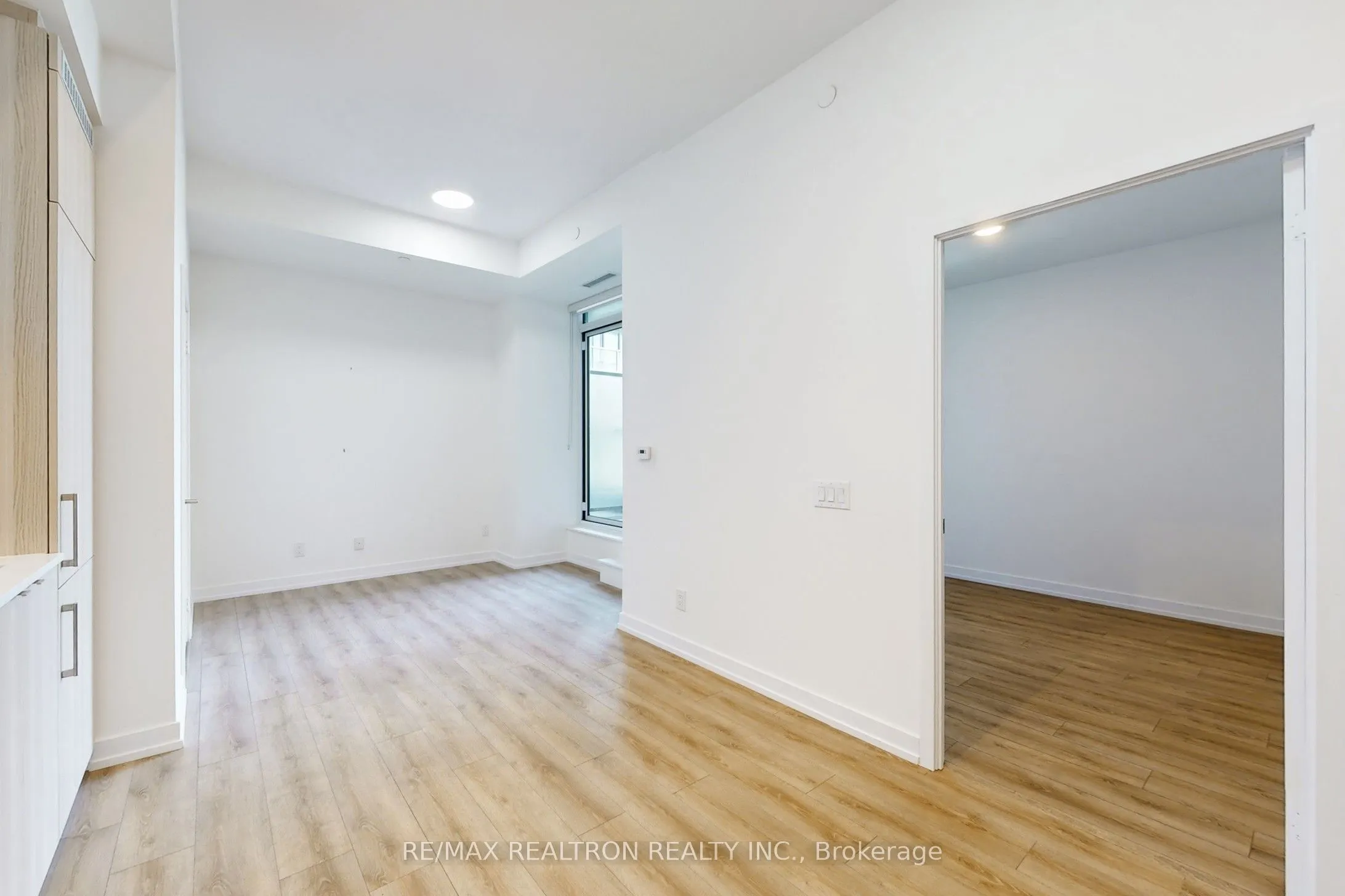 500 Dupont Street, #301