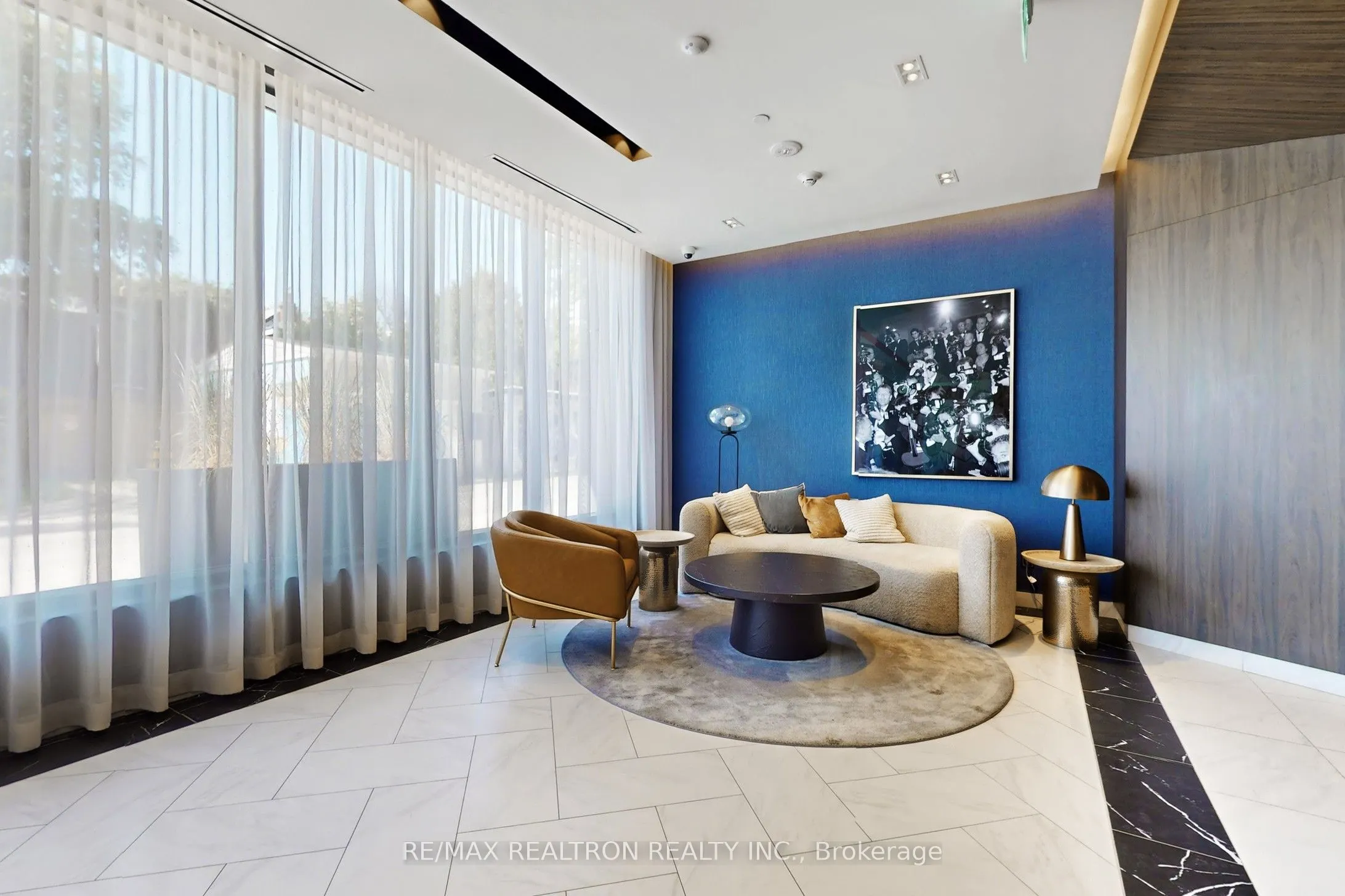500 Dupont Street, #301