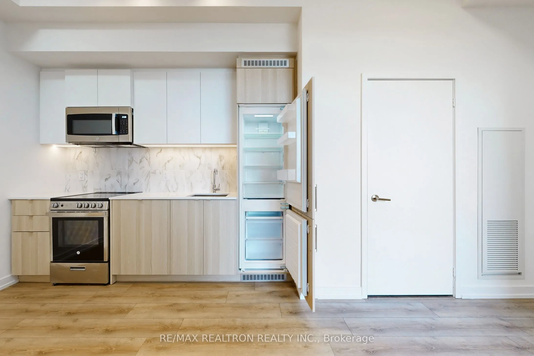 500 Dupont Street, #301