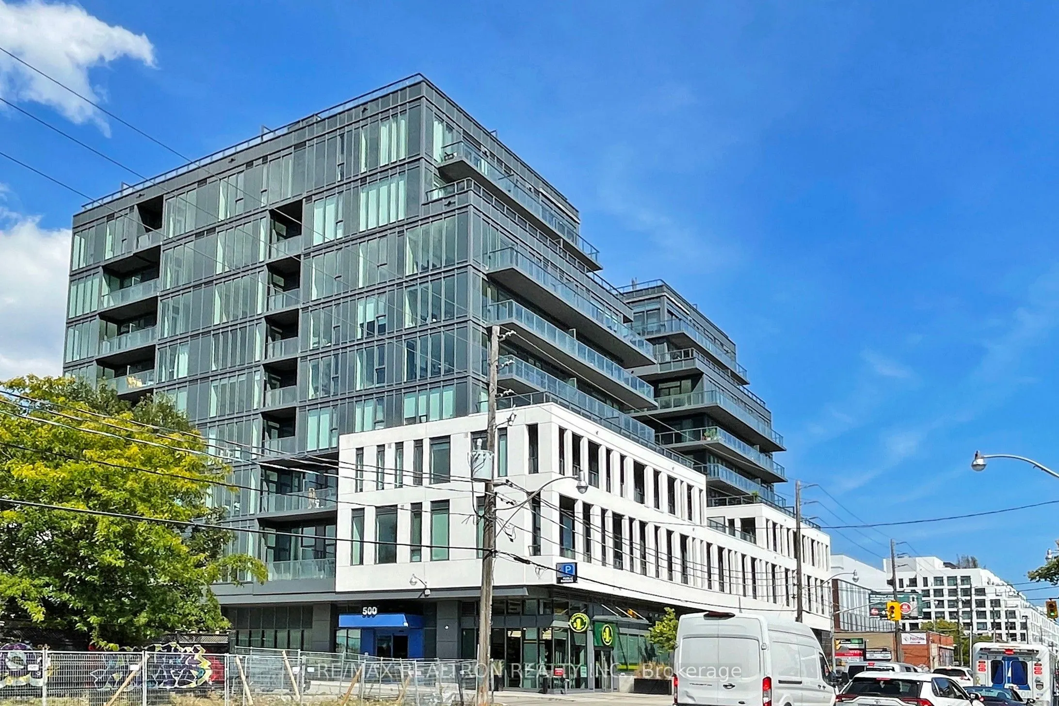 500 Dupont Street, #301