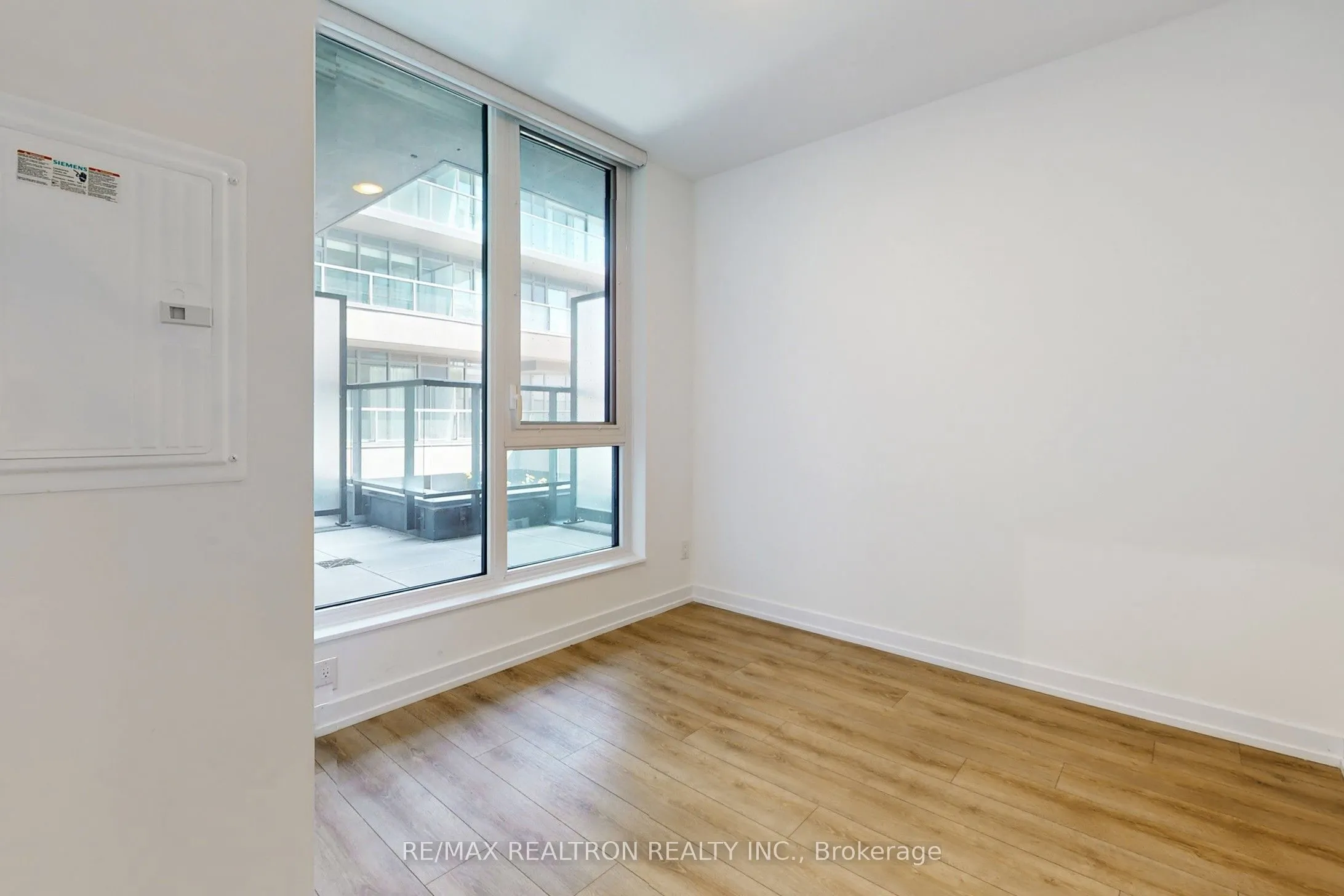 500 Dupont Street, #301
