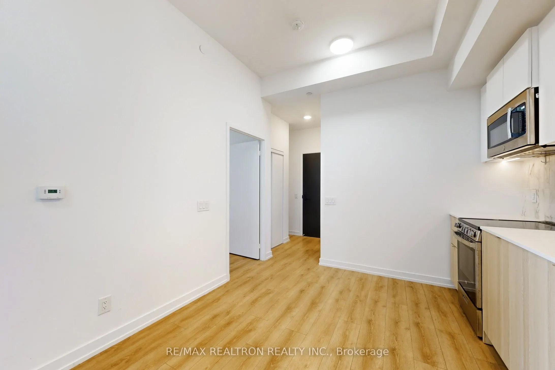 500 Dupont Street, #301