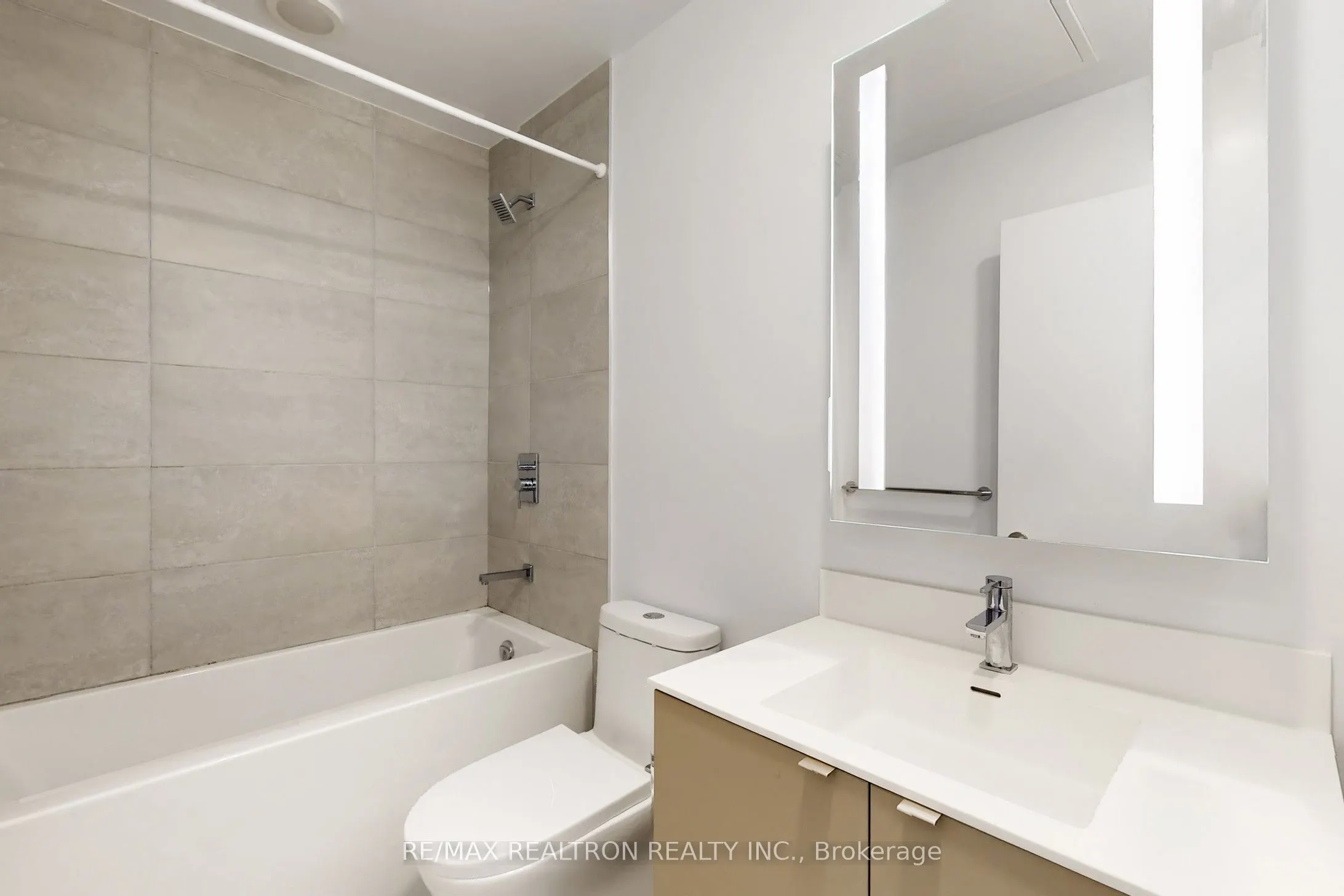 500 Dupont Street, #301