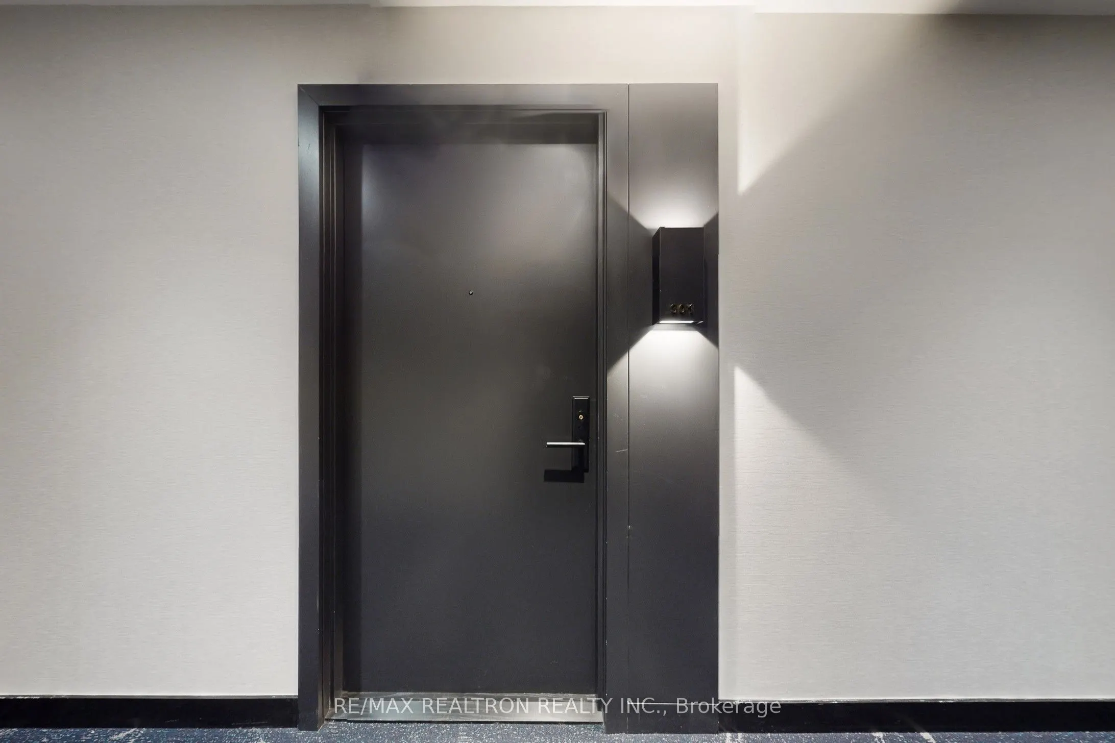 500 Dupont Street, #301
