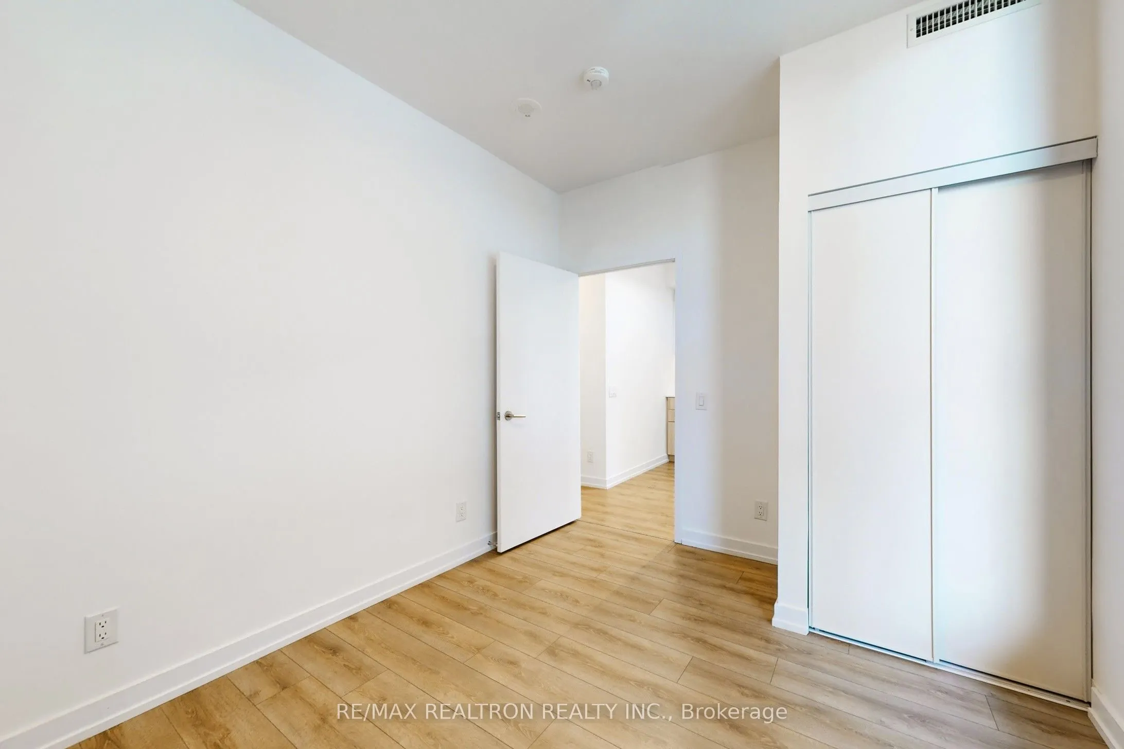 500 Dupont Street, #301