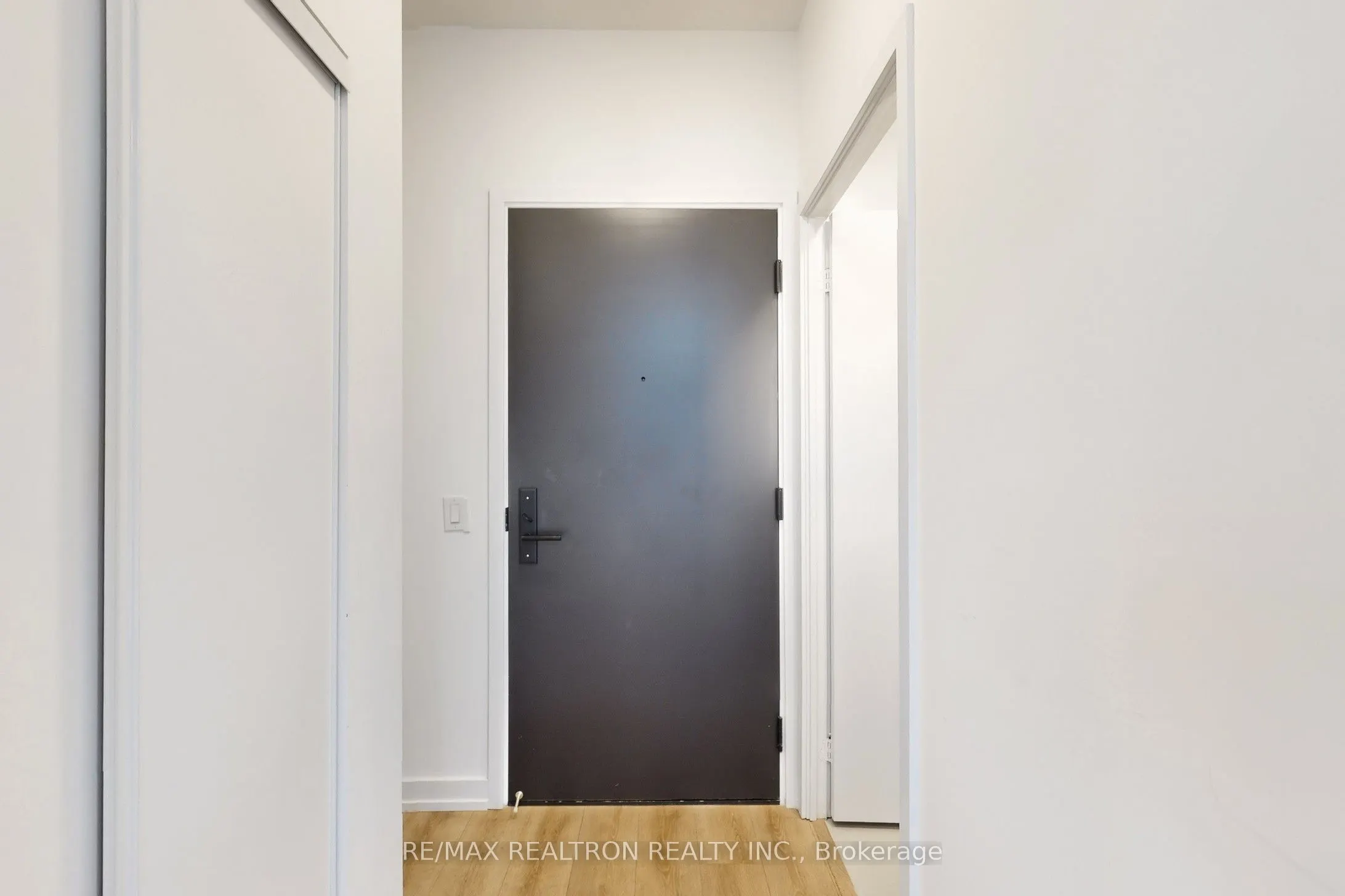 500 Dupont Street, #301