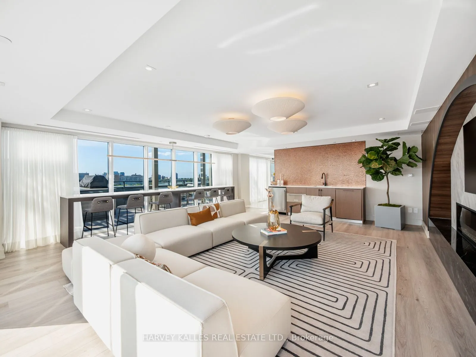 8 Manor Road W, #PH1