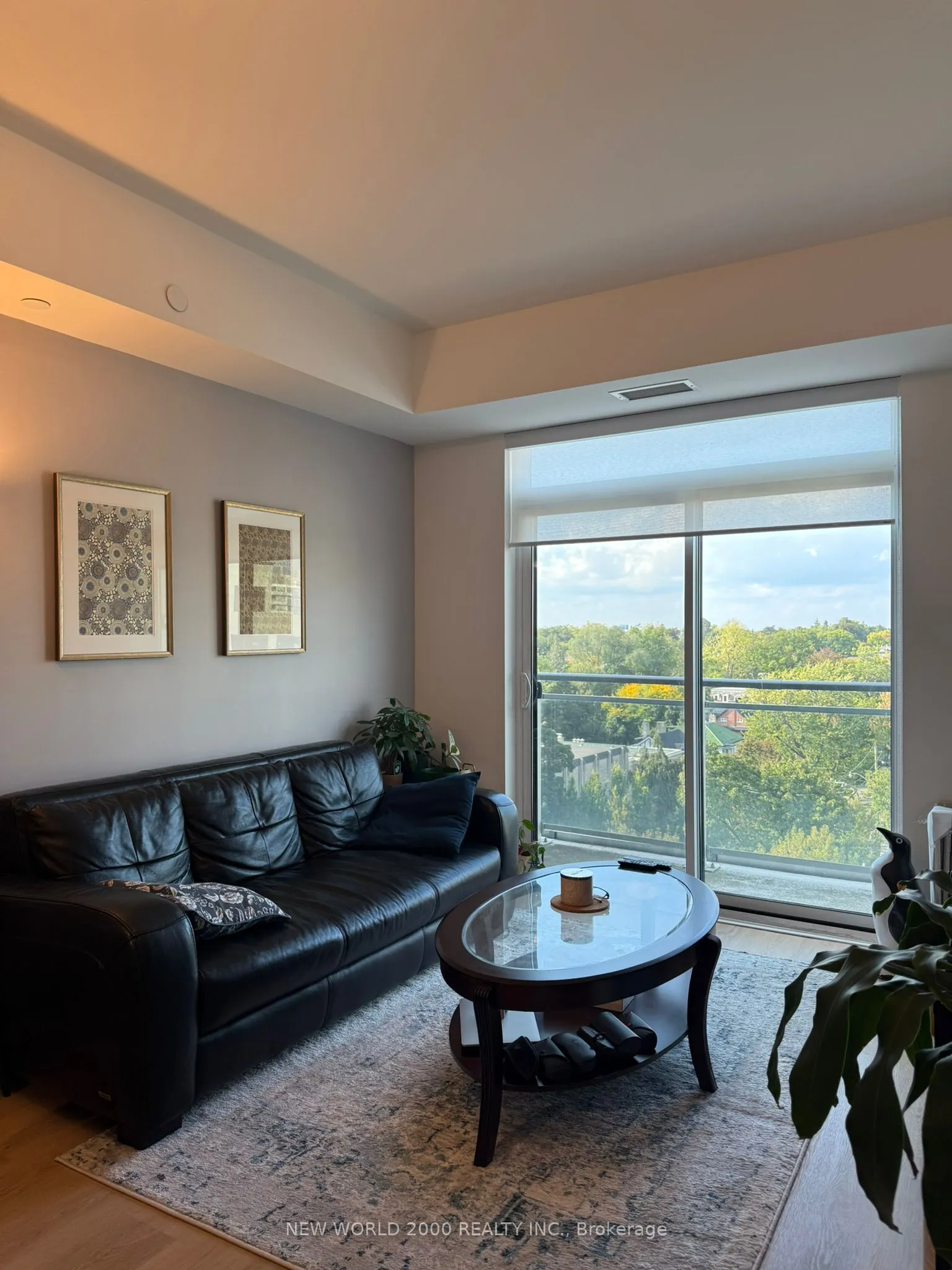223 st clair Avenue W, #806