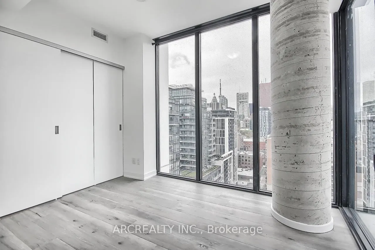 55 Ontario Street N, #1709