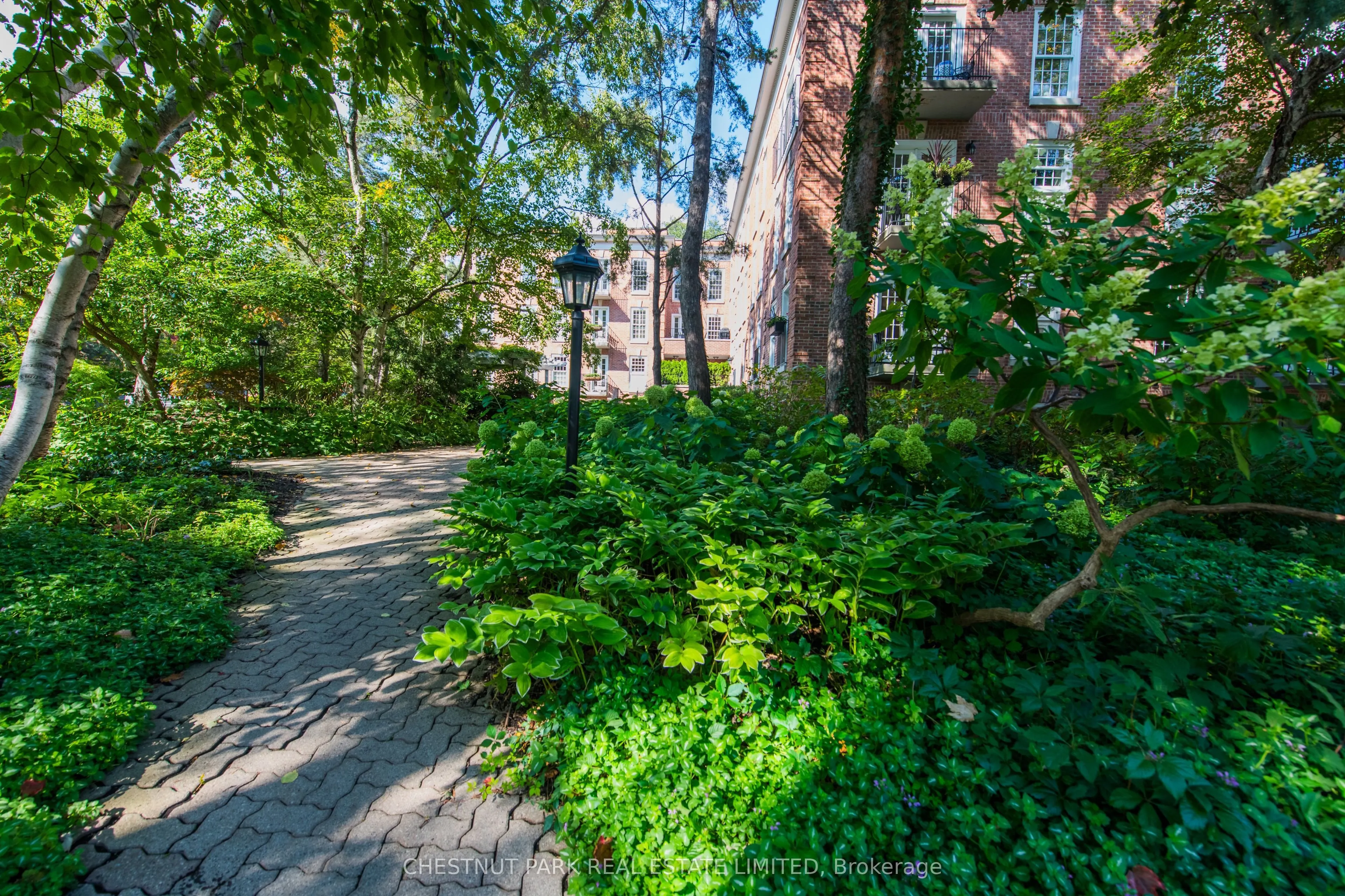 94 Crescent Road, #4