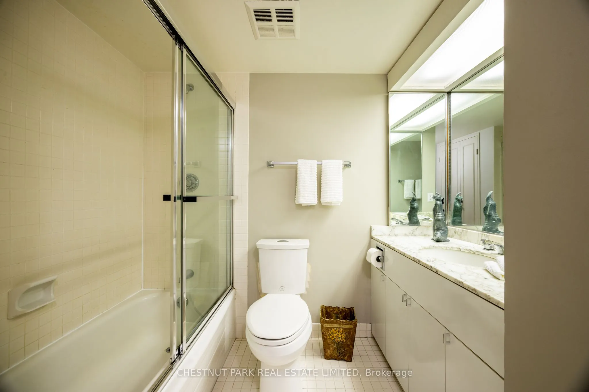 63 St Clair Avenue W, #1002