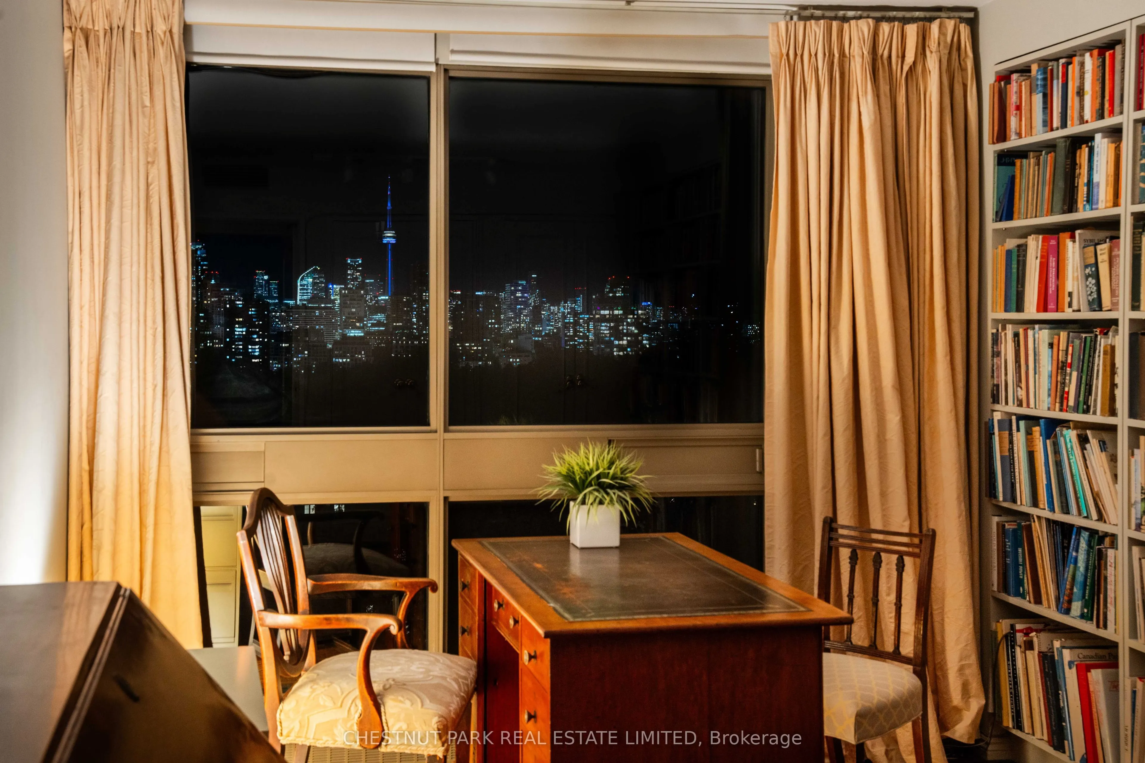 63 St Clair Avenue W, #1002
