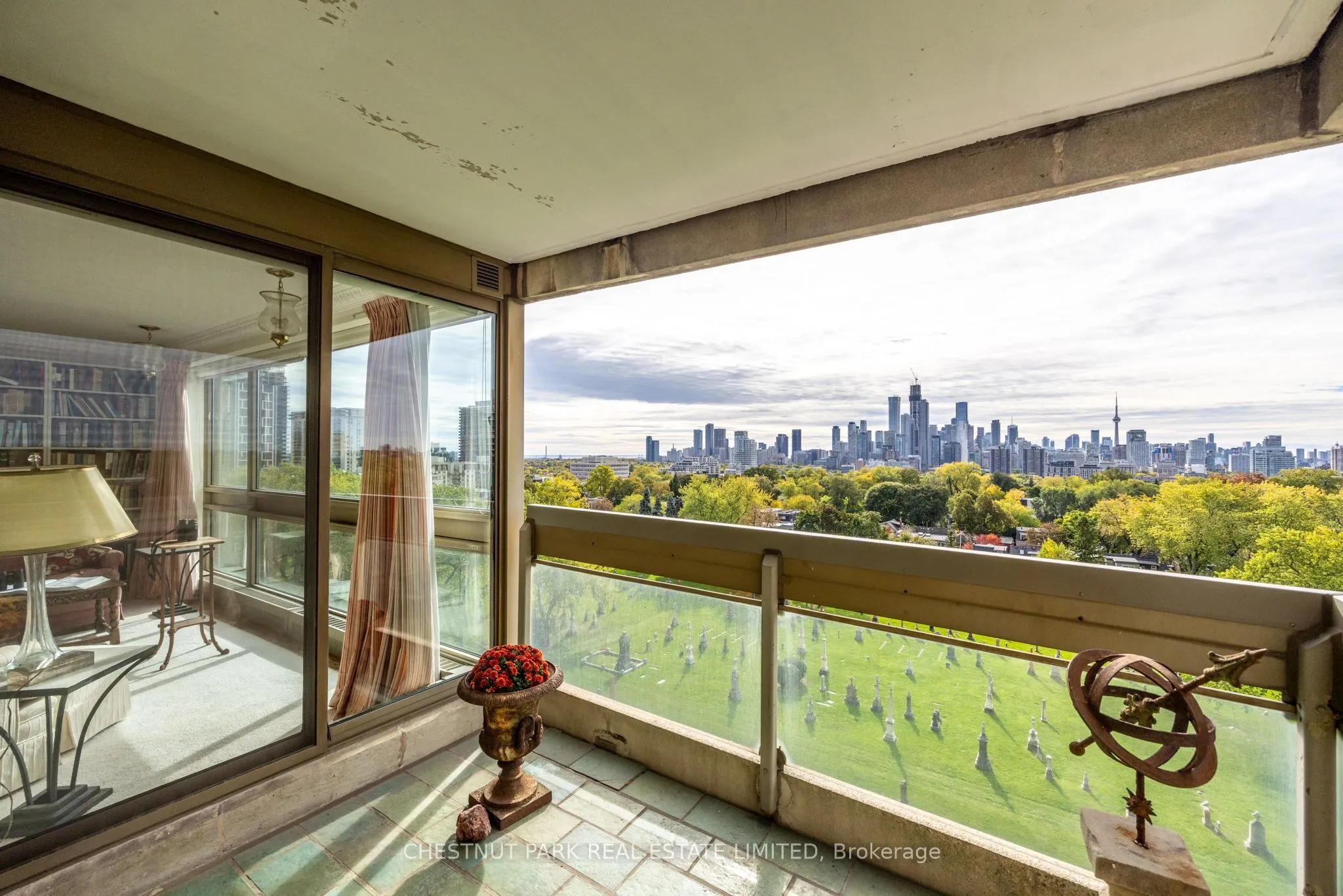 63 St Clair Avenue W, #1002