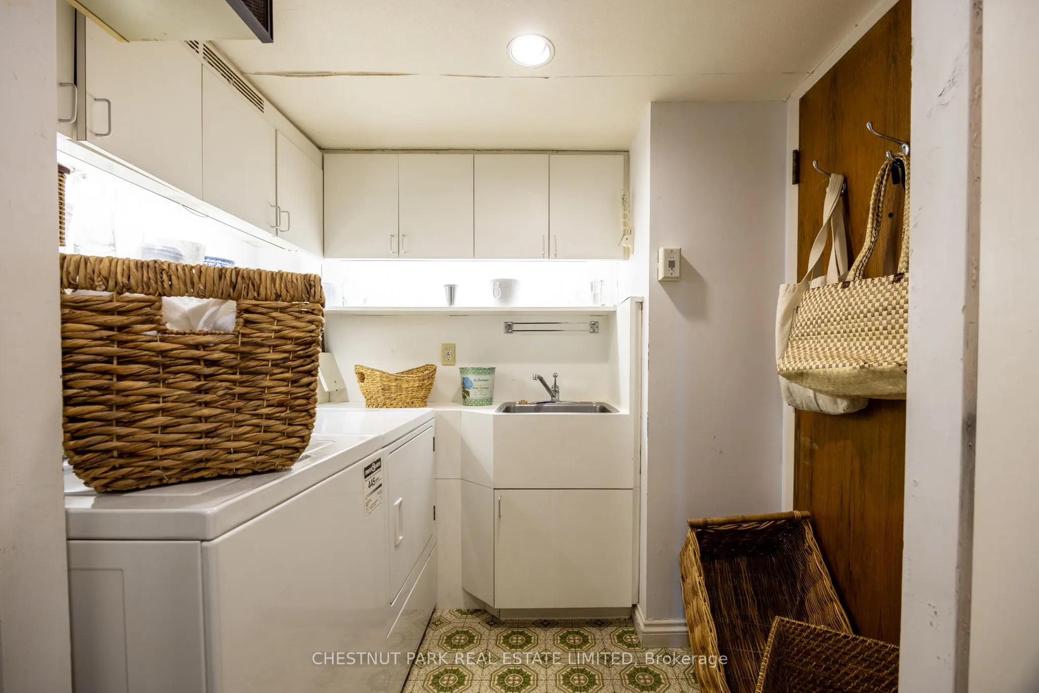 63 St Clair Avenue W, #1002