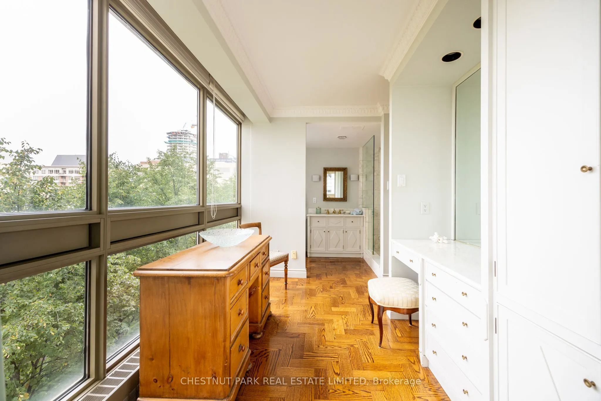 63 St Clair Avenue W, #1002