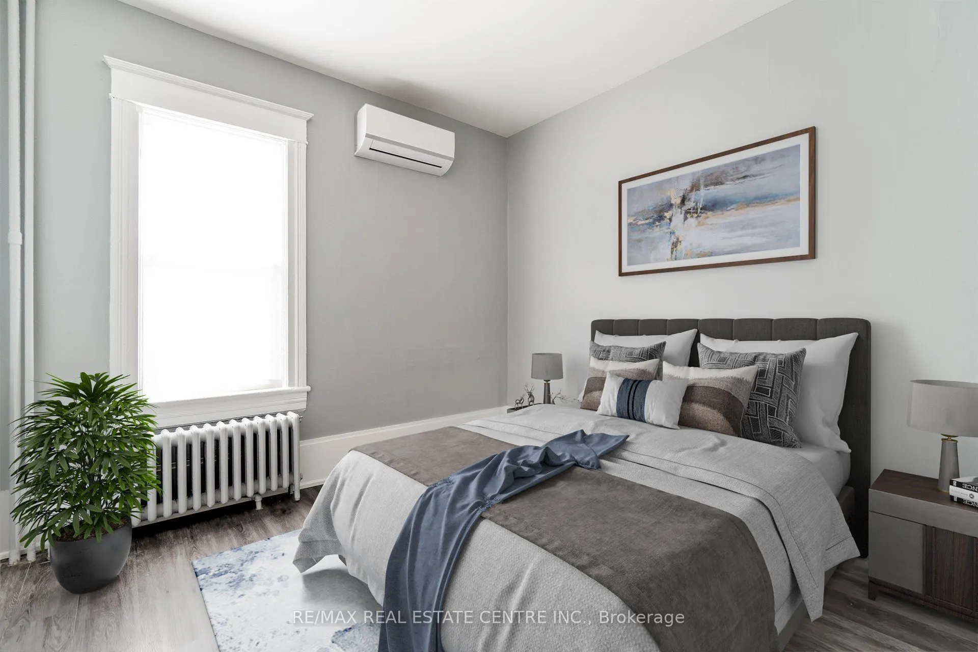 1413 Dundas Street W