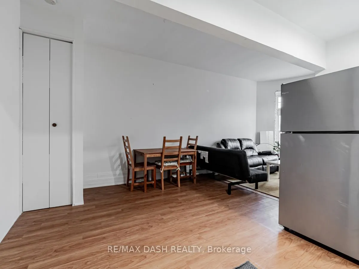 661 Huron Street, #201