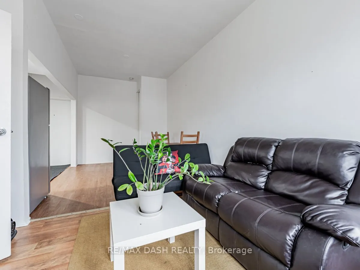 661 Huron Street, #201