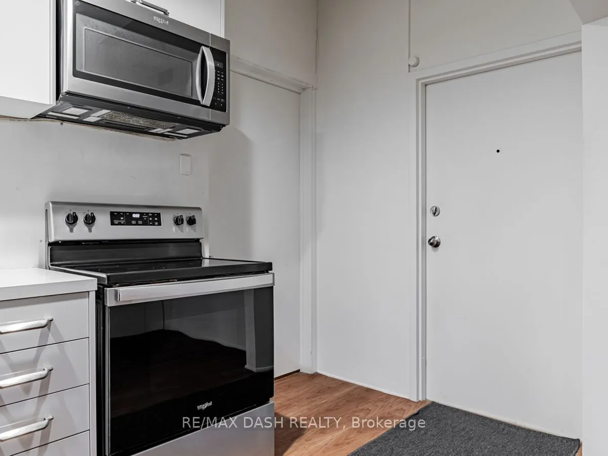661 Huron Street, #201