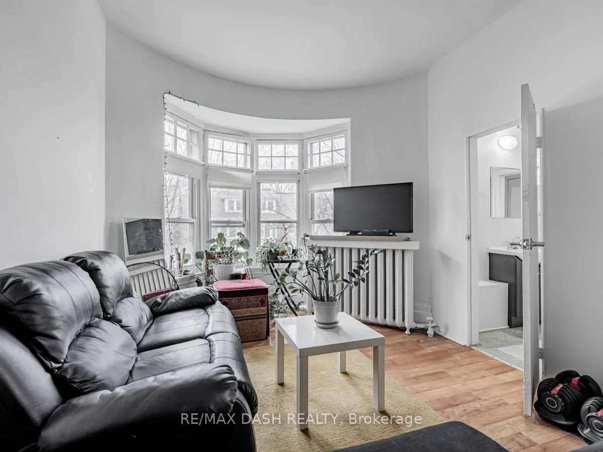 661 Huron Street, #201